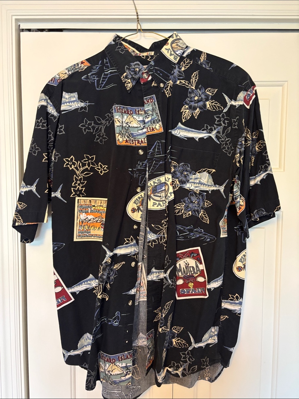 Men's Black Printed Short-Sleeve Button-Down Shirt
